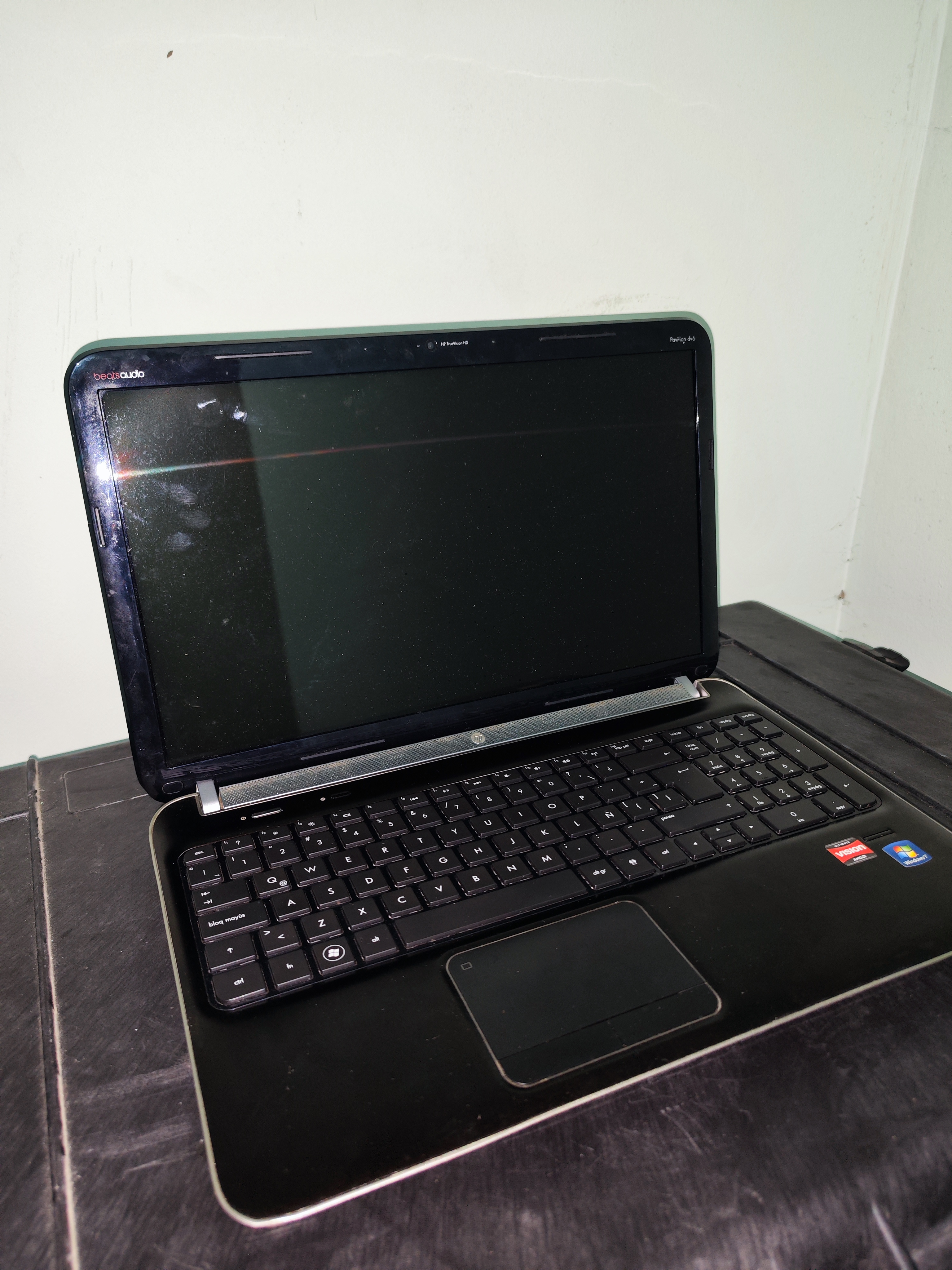 Portatil con pantalla gigante